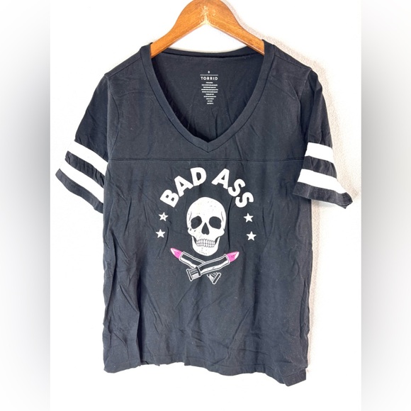 torrid Tops - Torrid 0X Lipstick Bad Ass Skull Tee Top